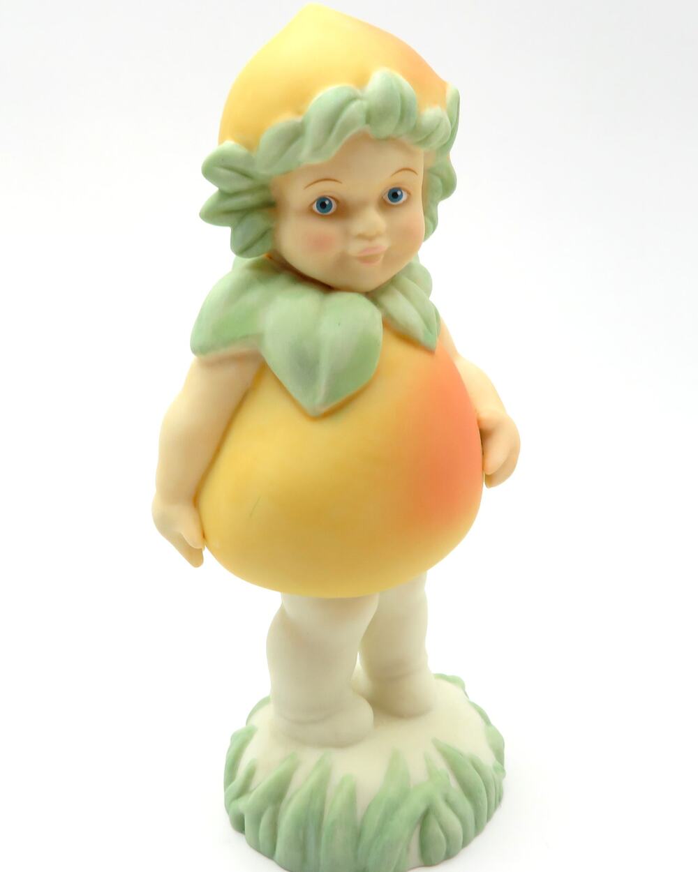 Dept 56 You’re a Peach Figurine In the Garden Collection No 56.26604 Dated 2001